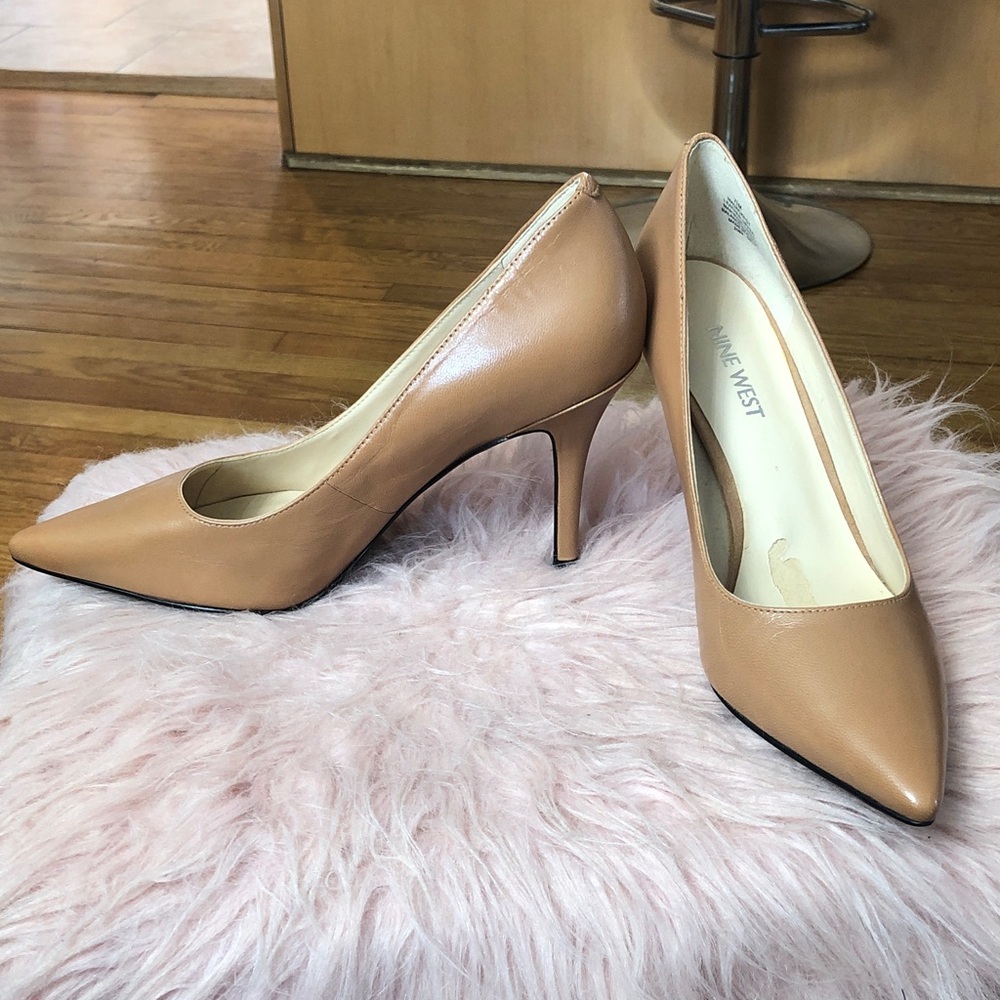 Nine West Women's Classic Tan Heels